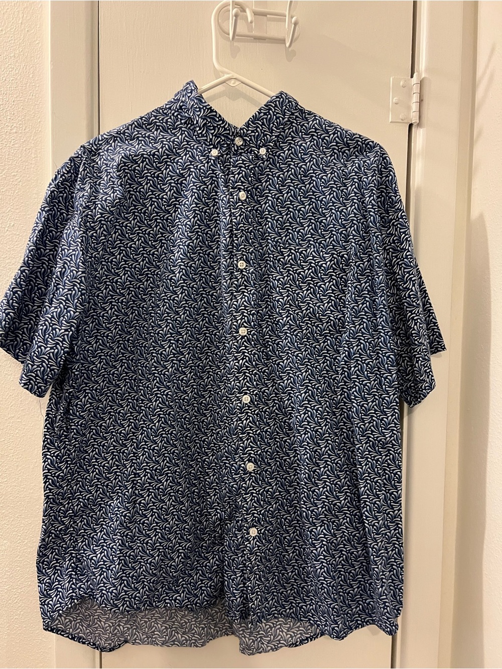 Old Navy Men’s Navy Button-Down Short Sleeve Shirt with White Leaf Print